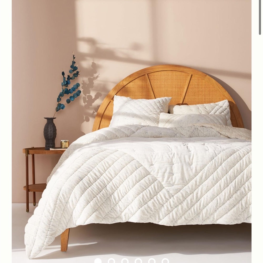 NWT Anthropologie Textured Arlo cal king quilt NO SHAMS cream with blue